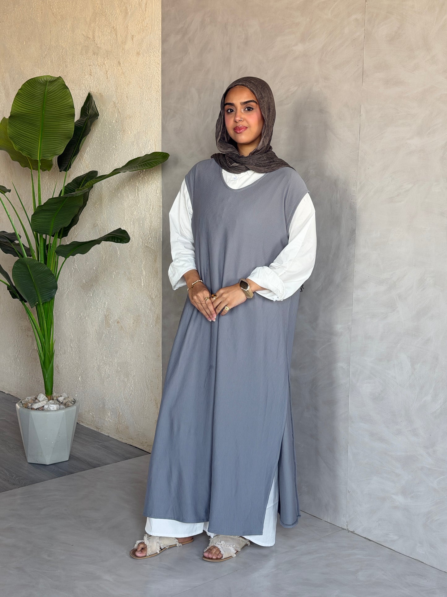 The Easy Layer Vest In Dark Gray